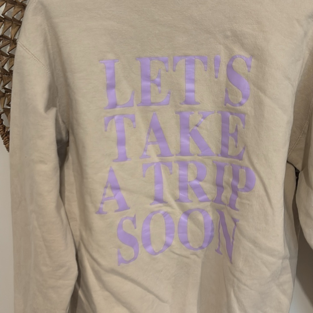 Gildan tan Let’s take a Trip Soon crewneck sweatshirt size medium - Picture 2 of 4